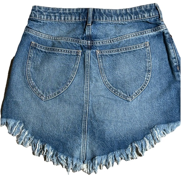Free People Denim Skirt Size 27 Indigo Blue High Rise Frayed Hem Cutoff Y2K - Picture 2 of 8